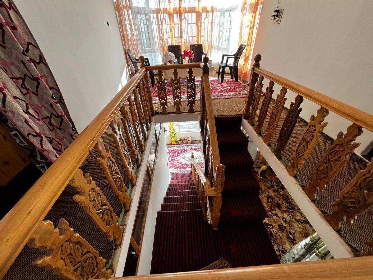 Everest Guest House Gulmarg Luaran gambar