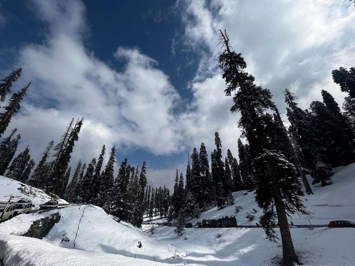 Everest Guest House Gulmarg Luaran gambar