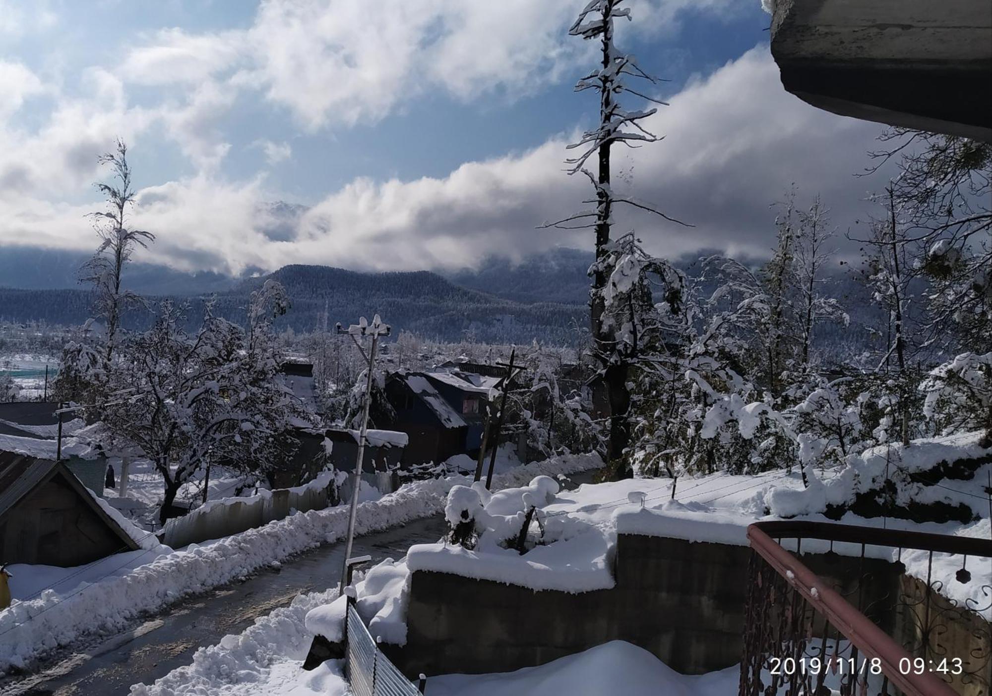 Everest Guest House Gulmarg Luaran gambar