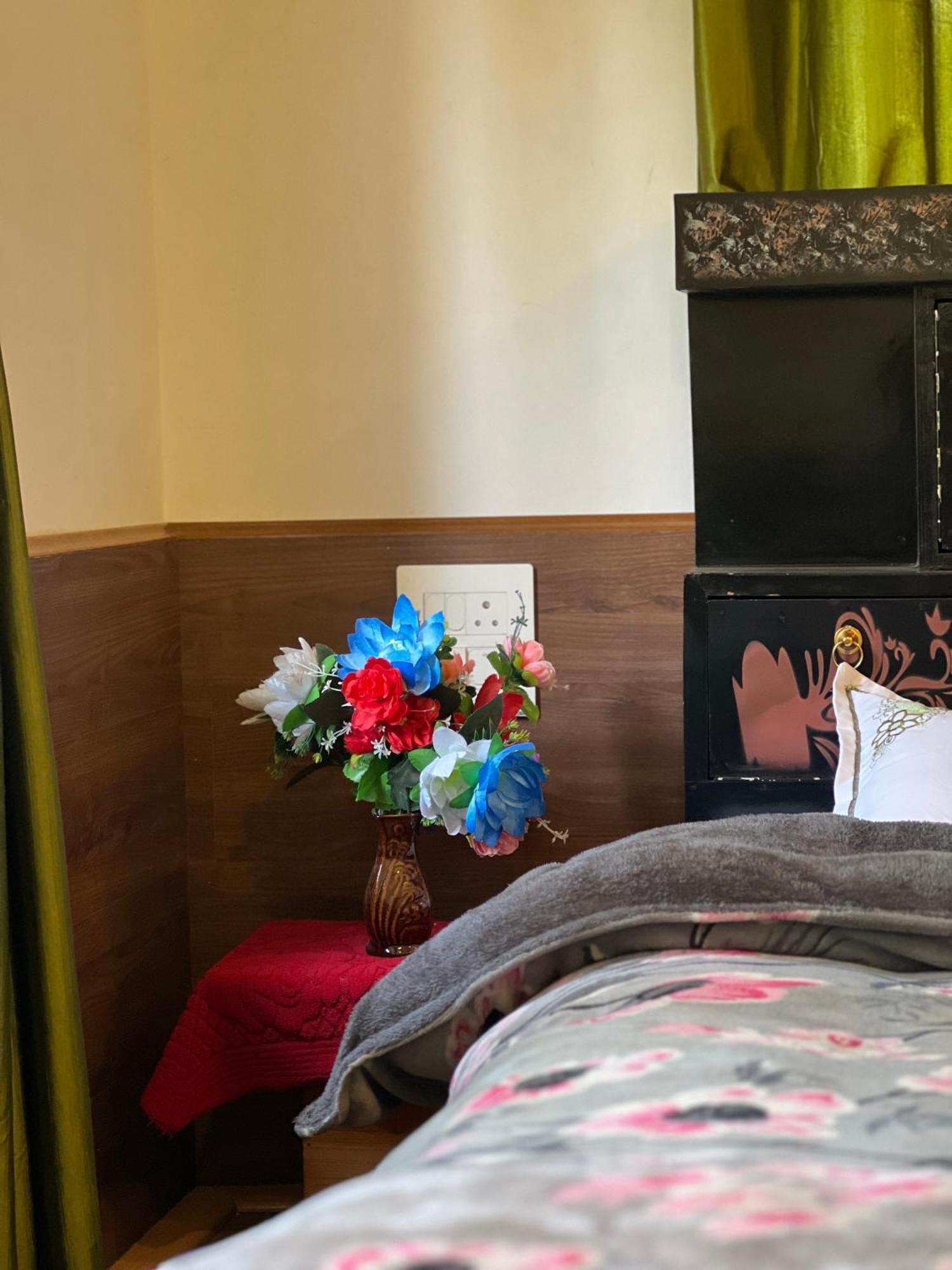Everest Guest House Gulmarg Luaran gambar
