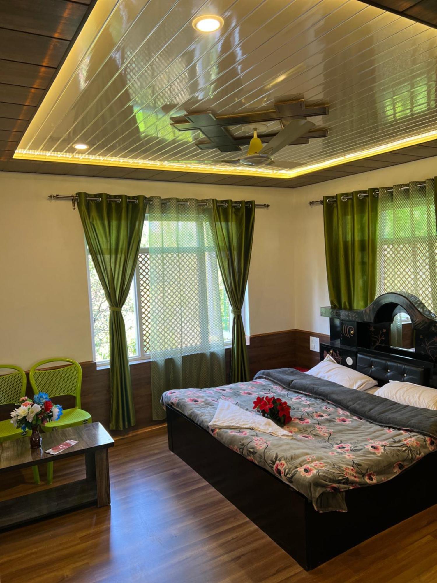 Everest Guest House Gulmarg Luaran gambar