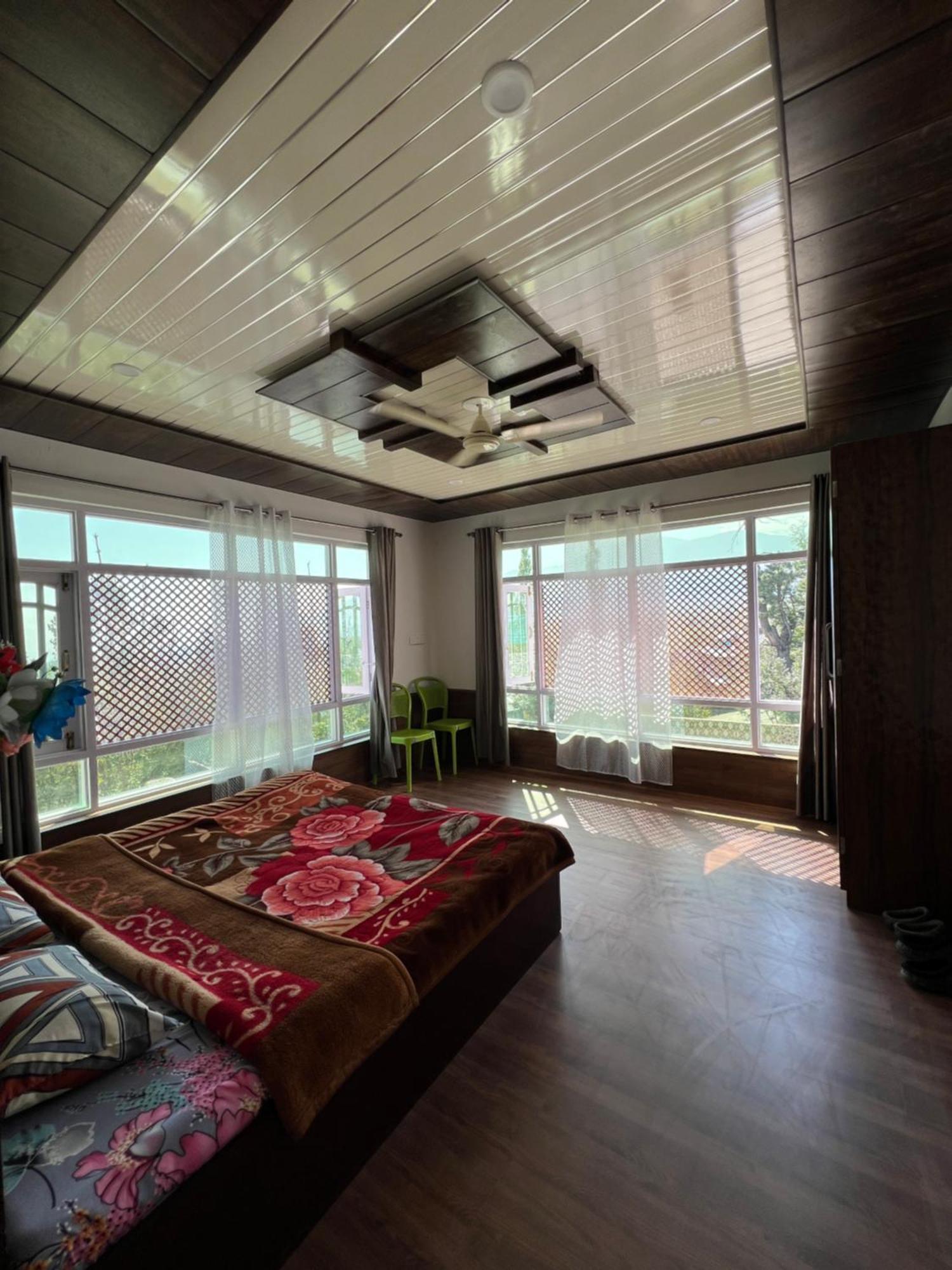 Everest Guest House Gulmarg Luaran gambar